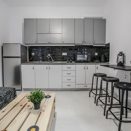 Terra Di Meteora Suites #3 กาลัมปากา ภายนอก รูปภาพ